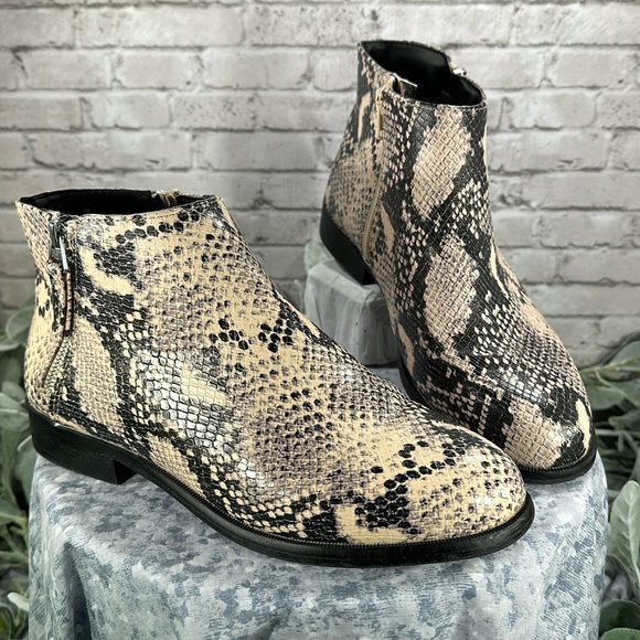 Time and Tru Black & Blush Faux Snakeskin Ankle Fashion Booties Women’s 8W✨EUC✨ - Picture 1 of 12